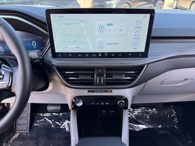 Certified 2025 Ford Escape Platinum w/ Premium Technology Package image 25