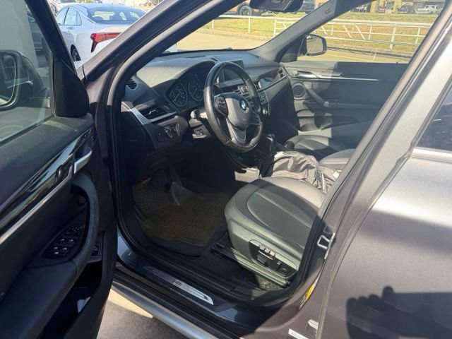 Used 2017 BMW X1 xDrive28i AWD/4WD image 6