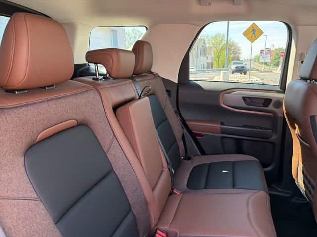 Certified 2025 Ford Bronco Sport Outer Banks w/ Outer Banks Tech Package+ AWD/4WD image 33