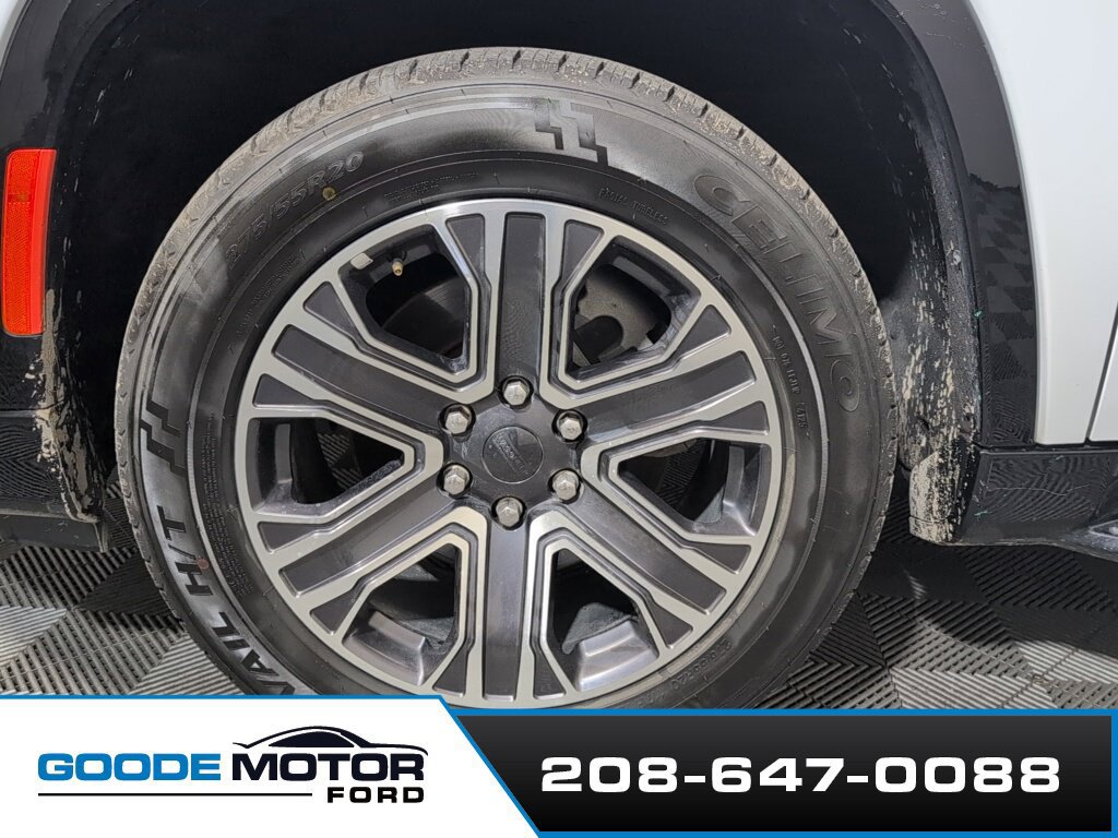 Used 2024 Jeep Wagoneer L Series II AWD/4WD image 27
