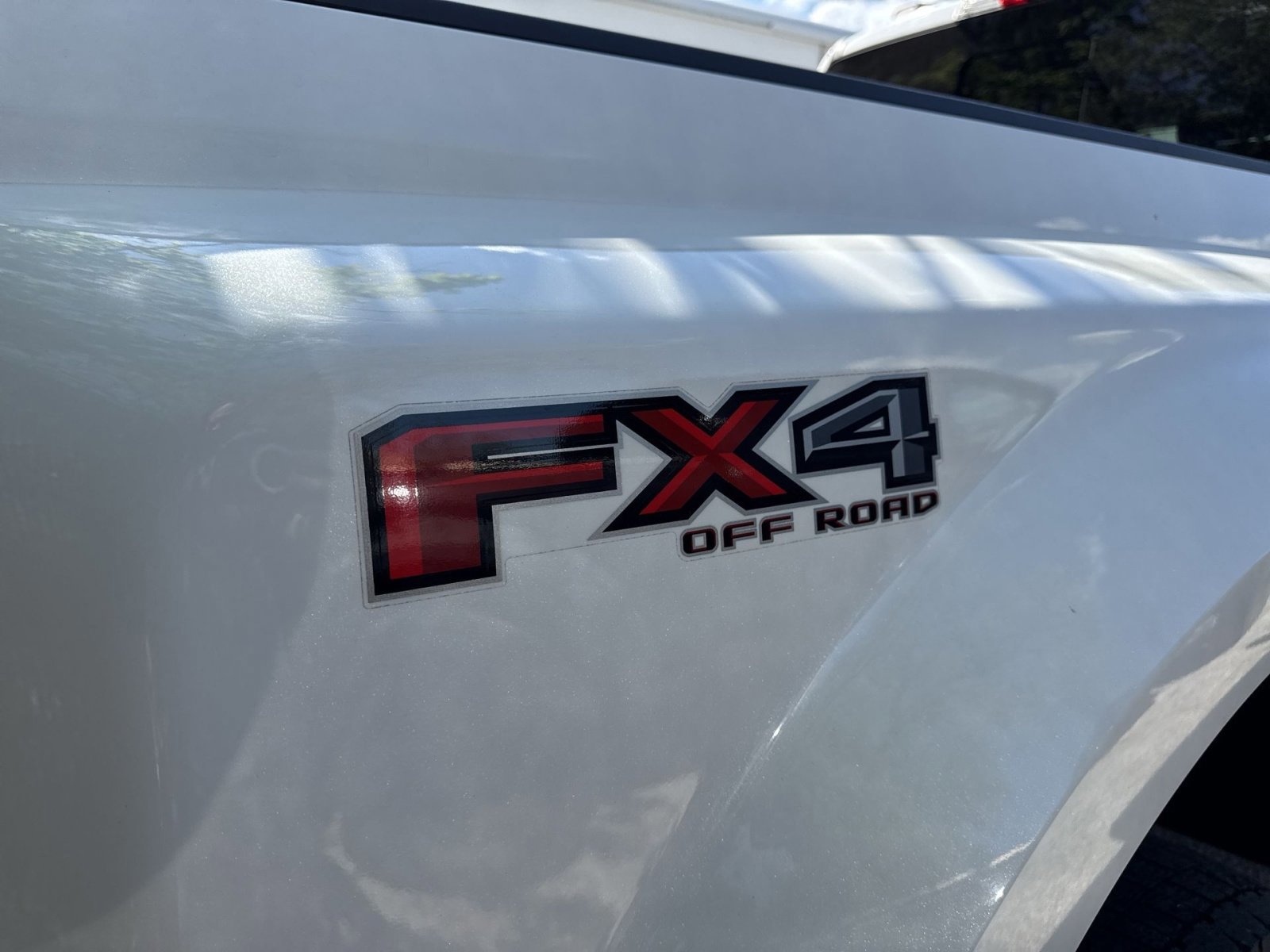 Certified 2020 Ford F450 Platinum w/ FX4 Off-Road Package image 5