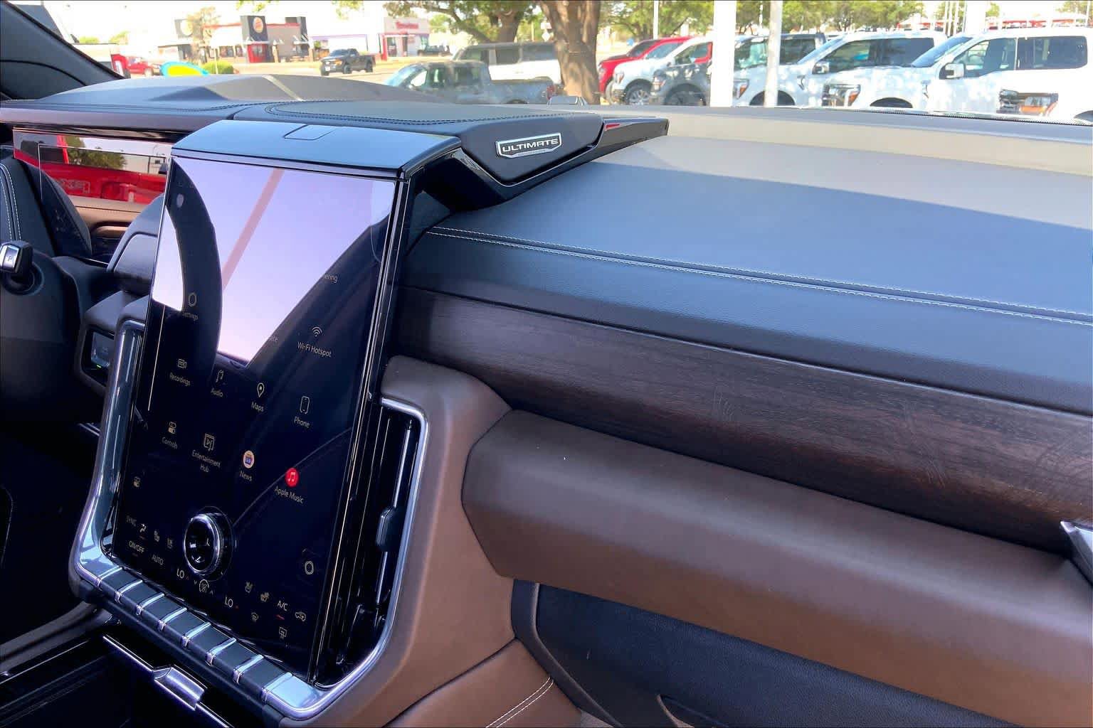 Used 2025 GMC Yukon Denali Ultimate AWD/4WD image 19