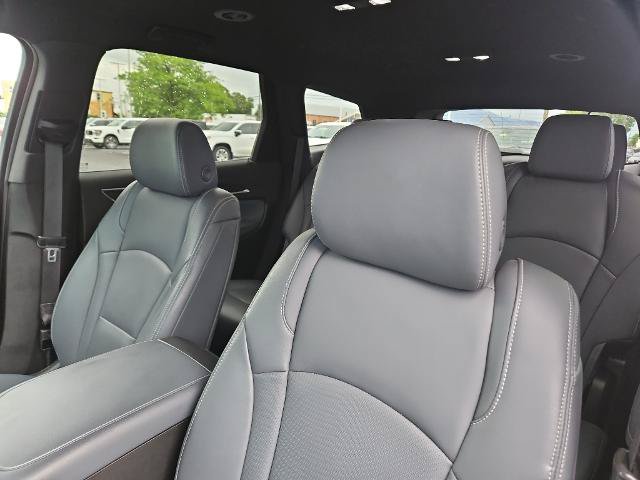 Used 2022 Buick Enclave Essence w/ Sport Touring Edition AWD/4WD image 9