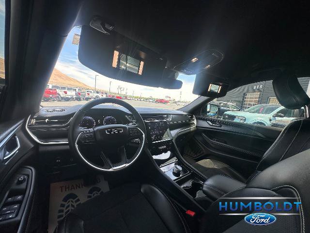 Used 2024 Jeep Grand Cherokee Altitude AWD/4WD image 16