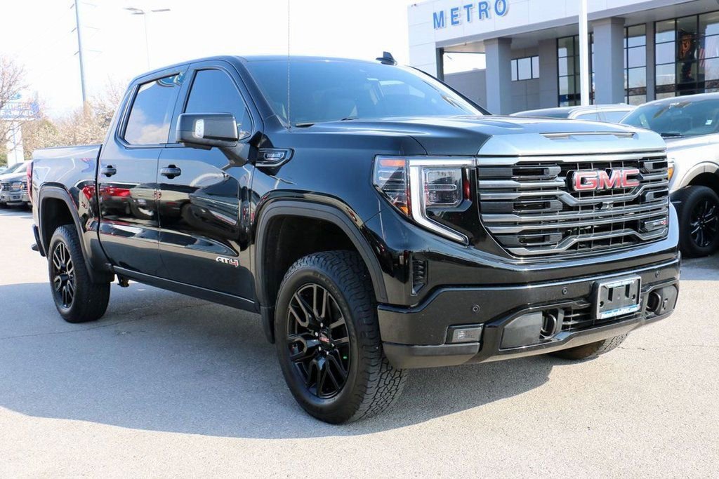 Used 2023 GMC Sierra 1500 AT4 w/ Technology Package image 4