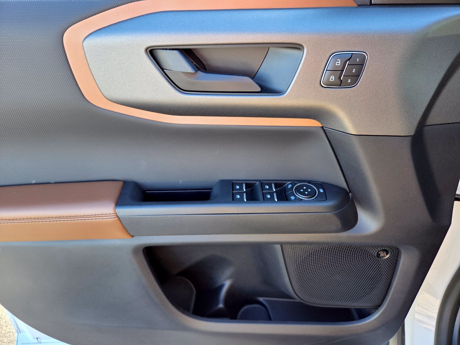 Certified 2025 Ford Bronco Sport Outer Banks w/ Outer Banks Tech Package+ AWD/4WD image 17
