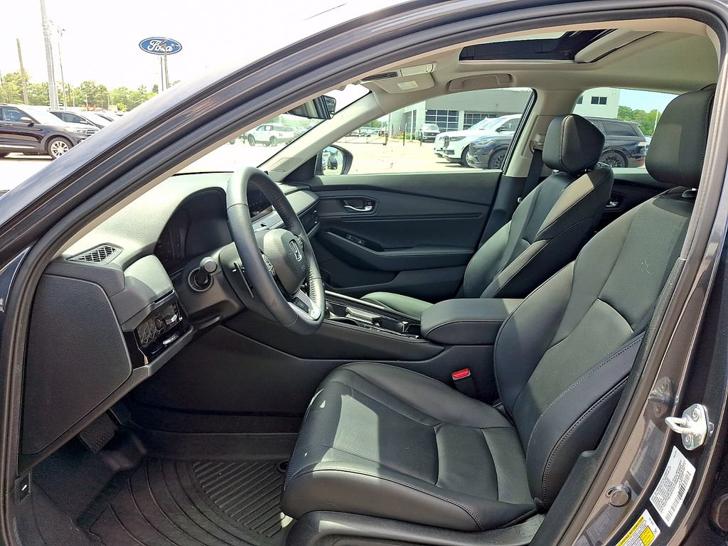 Used 2025 Honda Accord Touring image 13