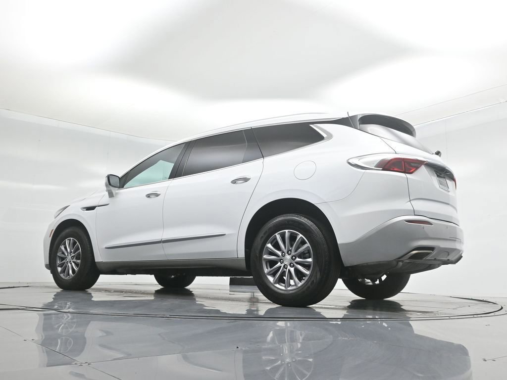 Used 2022 Buick Enclave Essence image 19