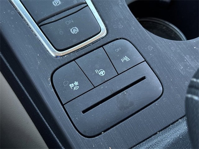 Certified 2020 Ford Escape Titanium image 21