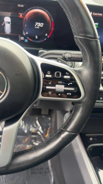 Used 2021 Mercedes-Benz GLB 250 4MATIC w/ Premium Package image 10