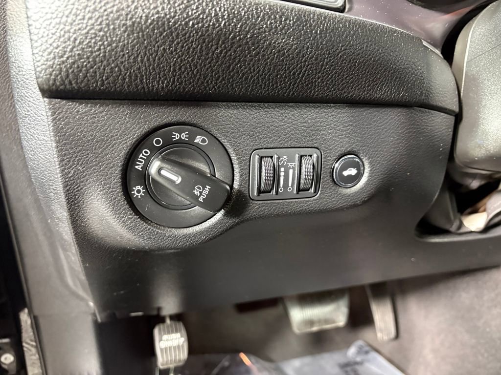 Used 2022 Dodge Challenger SXT w/ Blacktop Package image 13