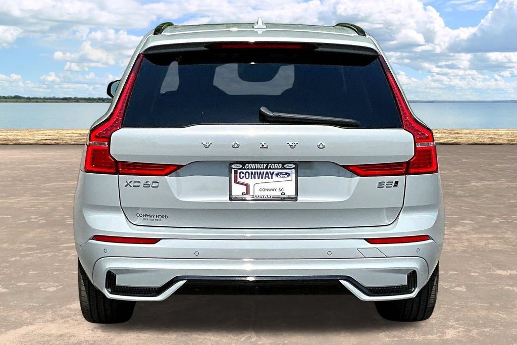 Used 2025 Volvo XC60 B5 Plus AWD/4WD image 7