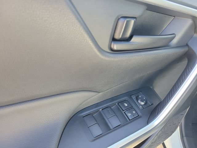 Used 2025 Toyota RAV4 LE FWD image 23