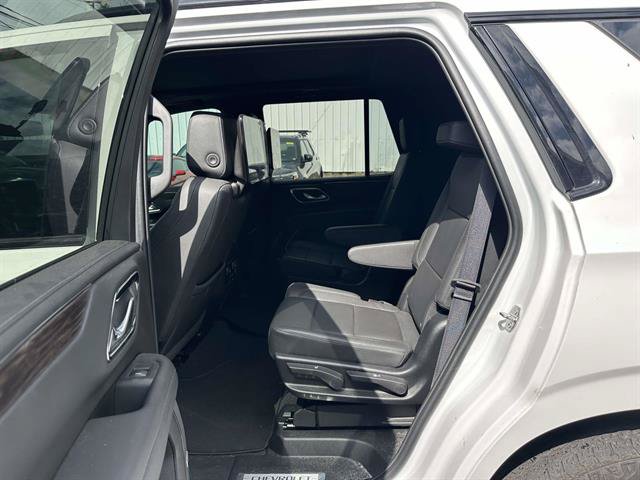 Used 2024 Chevrolet Tahoe Z71 w/ Luxury Package AWD/4WD image 12