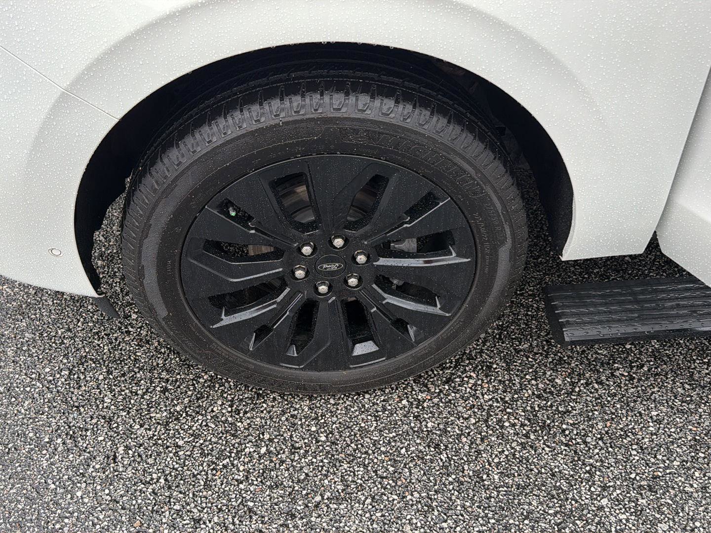 Certified 2025 Ford Expedition Platinum w/ Stealth Appearance Package AWD/4WD image 38