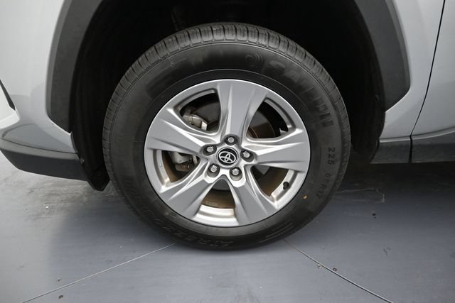 Used 2024 Toyota RAV4 XLE FWD image 9