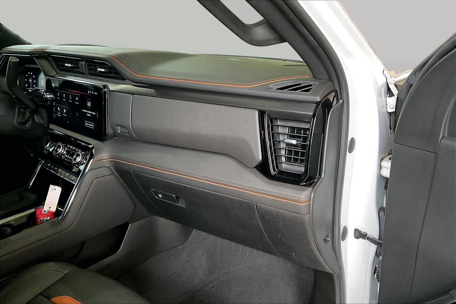 Used 2024 GMC Sierra 2500 AT4 w/ AT4 Premium Plus Package AWD/4WD image 19