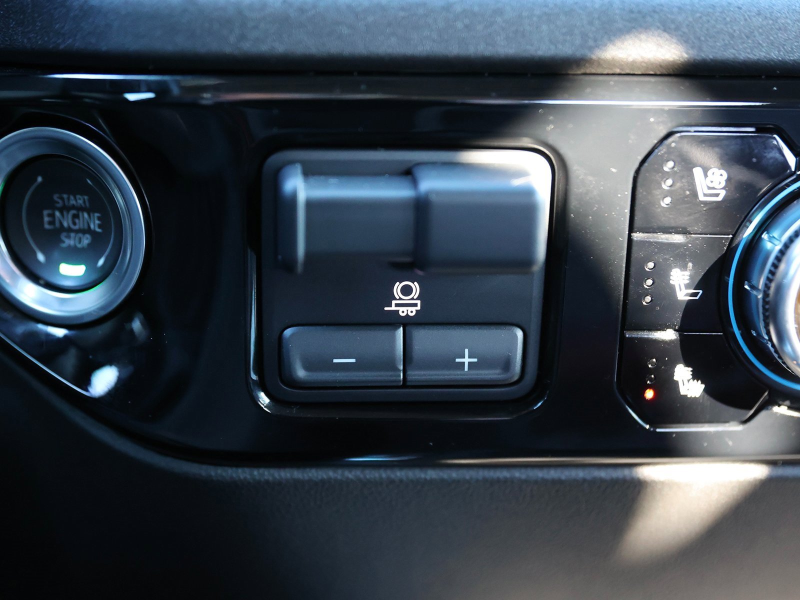 Used 2025 GMC Sierra 2500 SLT w/ SLT Premium Package image 31