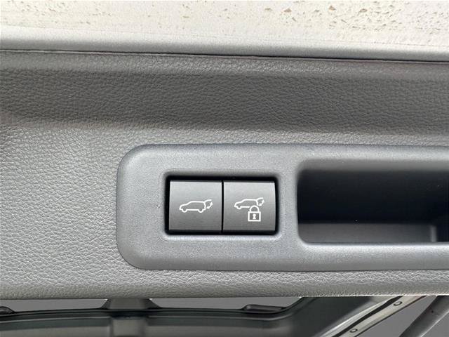 Used 2026 Toyota Sequoia Platinum AWD/4WD image 11