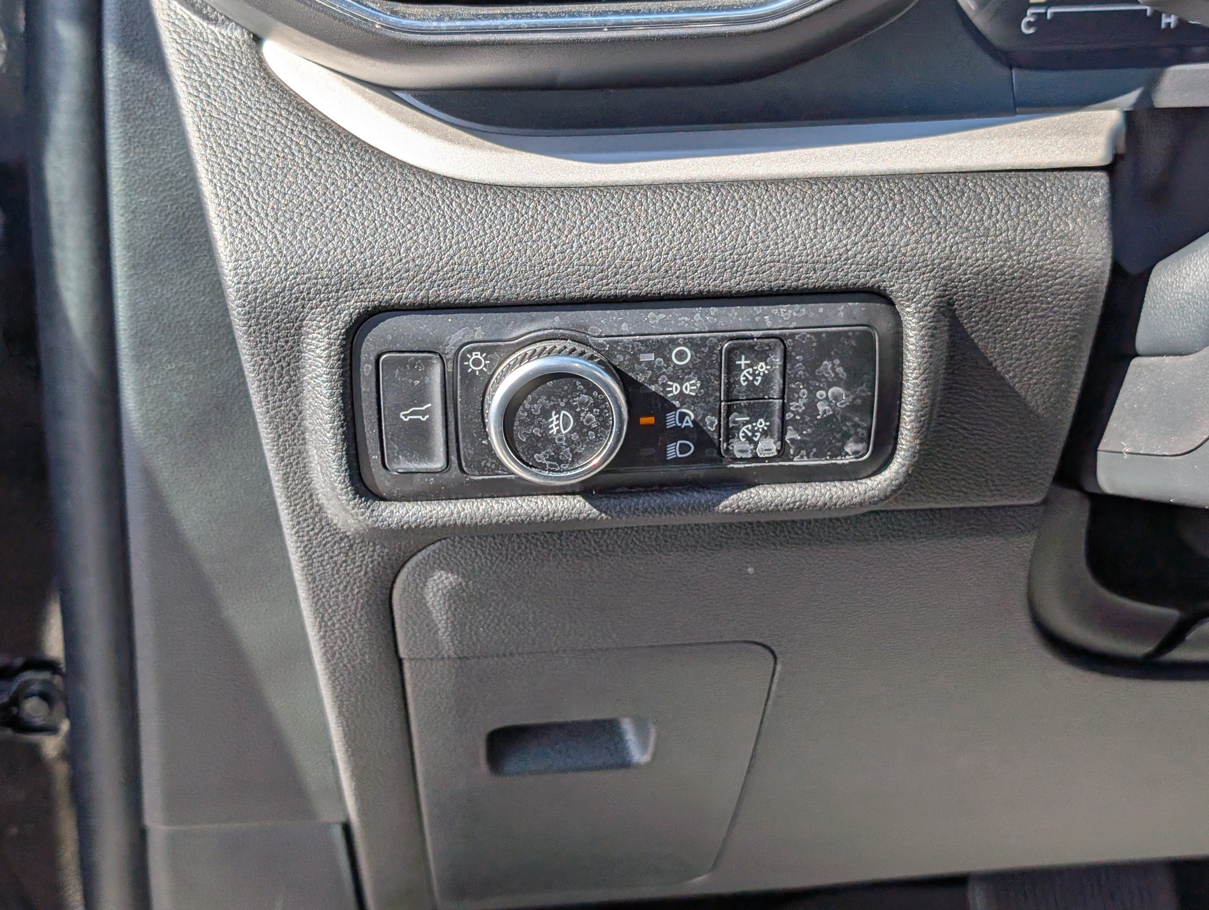 Certified 2023 Ford Explorer XLT w/ Equipment Group 202A AWD/4WD image 26