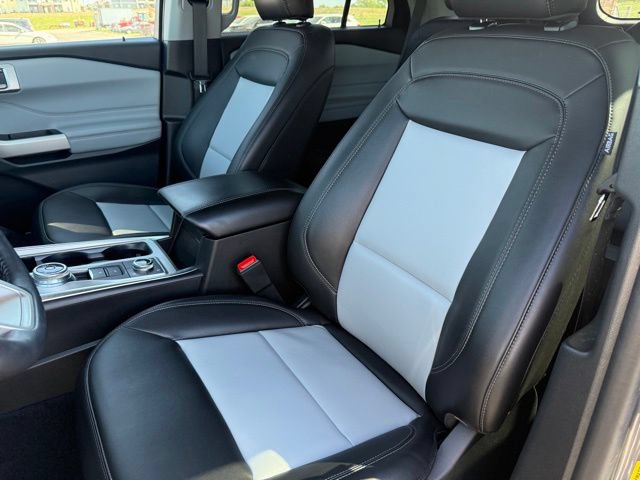 Certified 2024 Ford Explorer XLT w/ Equipment Group 202A AWD/4WD image 11