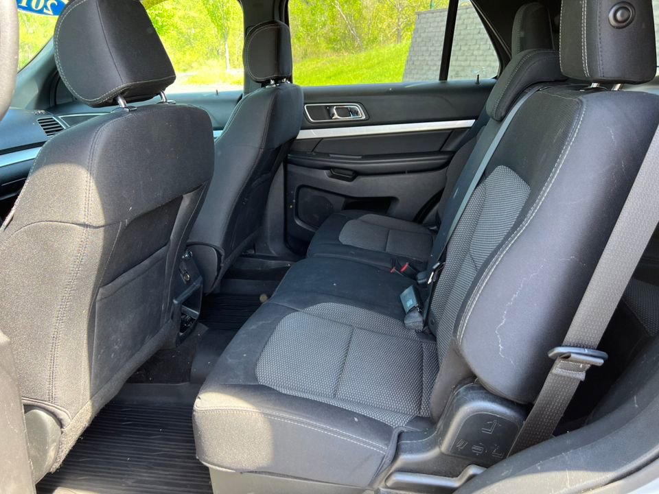Certified 2017 Ford Explorer XLT AWD/4WD image 4