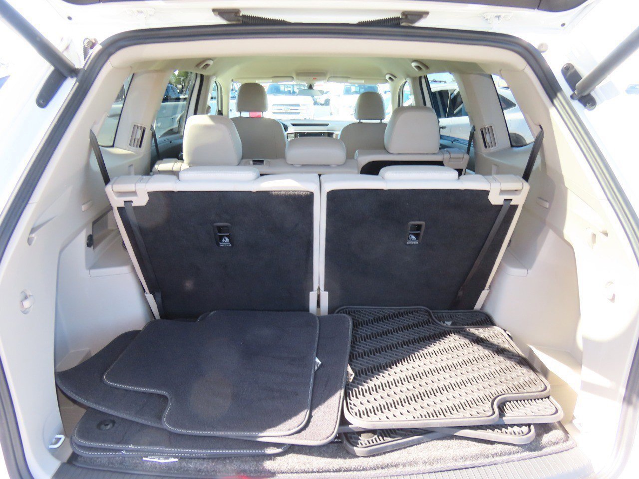 Used 2023 Volkswagen Atlas SE image 15