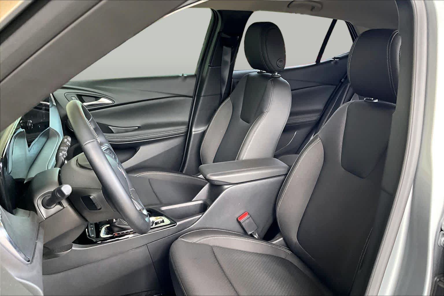 Used 2024 Buick Encore GX Preferred FWD image 8