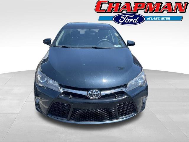 Used 2017 Toyota Camry SE w/ Moonroof Package FWD image 2
