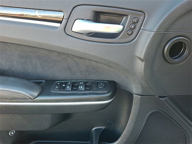 Used 2023 Chrysler 300 C image 12