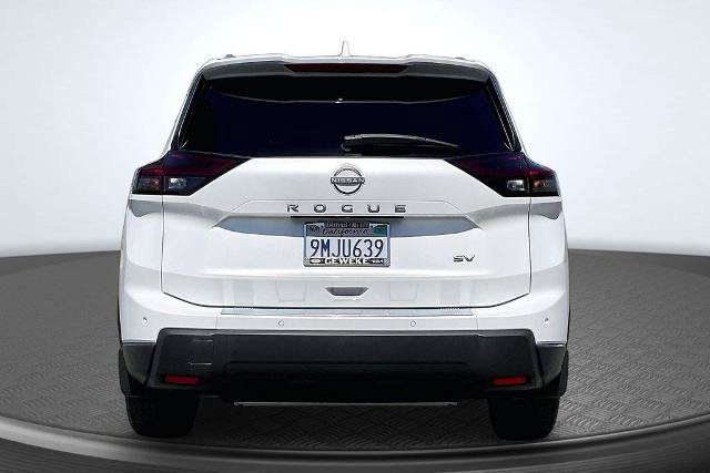 Used 2024 Nissan Rogue SV w/ SV Premium Package FWD image 4