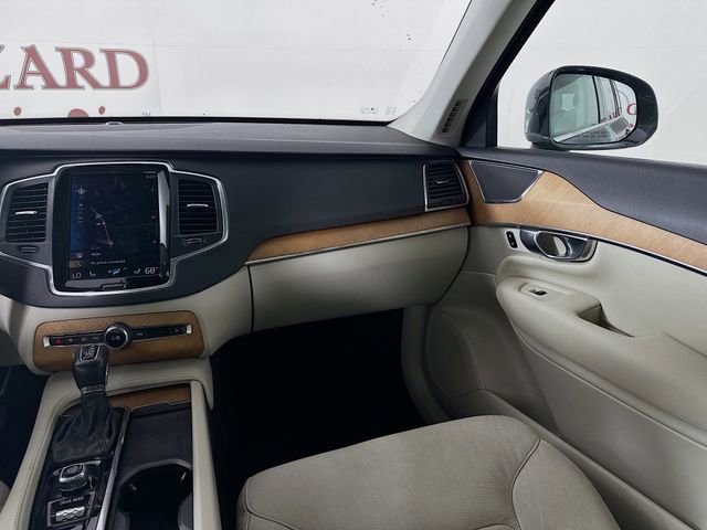 Used 2021 Volvo XC90 T6 Momentum w/ Climate Package image 27