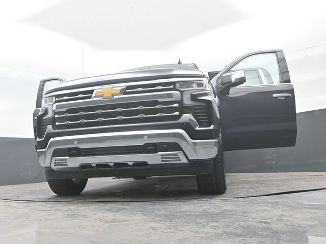 Used 2024 Chevrolet Silverado 1500 LTZ w/ Z71 Off-Road Package AWD/4WD image 29