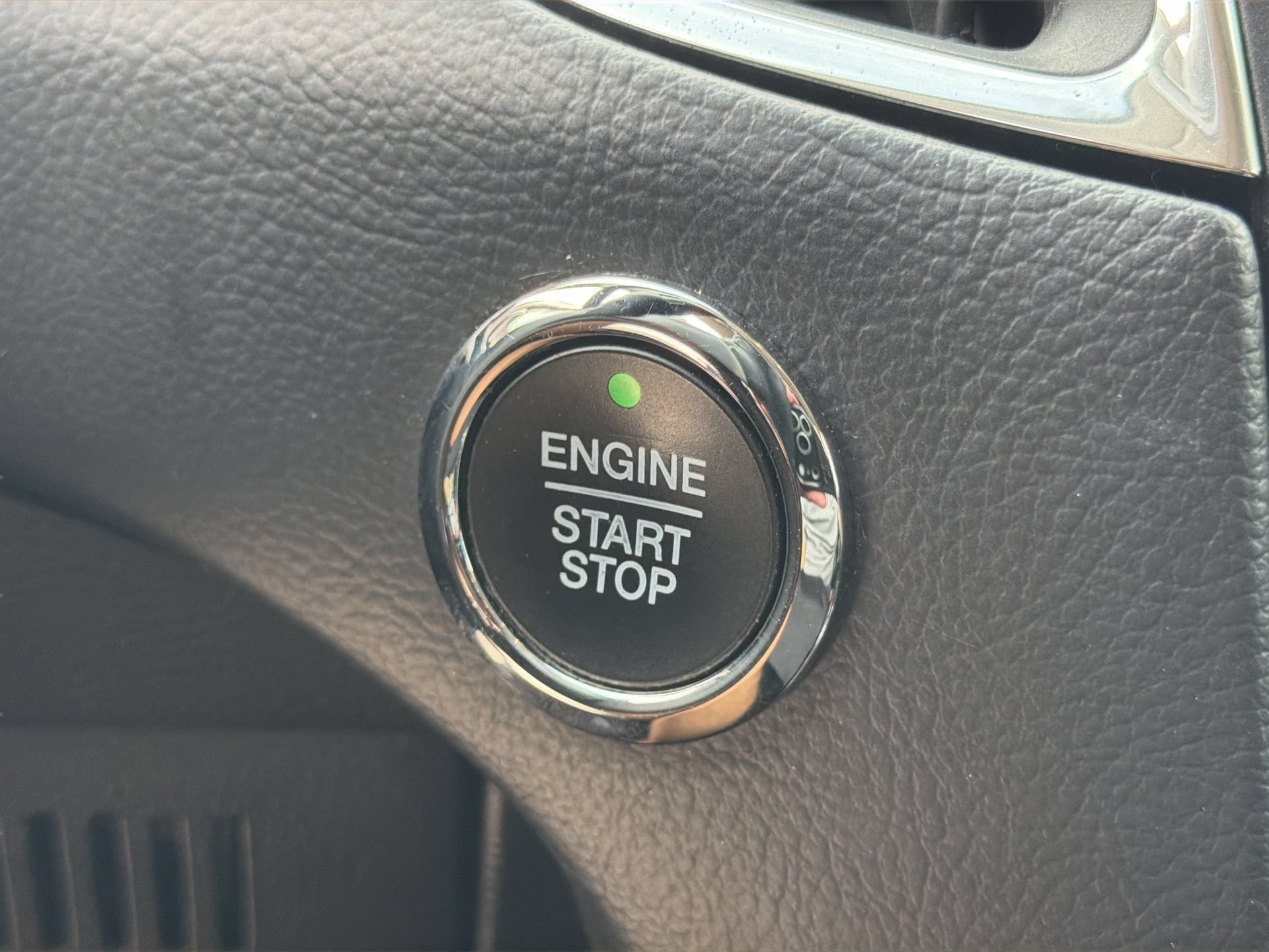 Certified 2019 Ford Edge Titanium w/ Equipment Group 301A FWD image 66