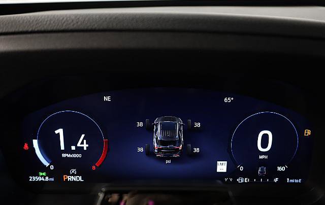 Certified 2025 Ford Explorer Platinum w/ Ultimate Package image 15