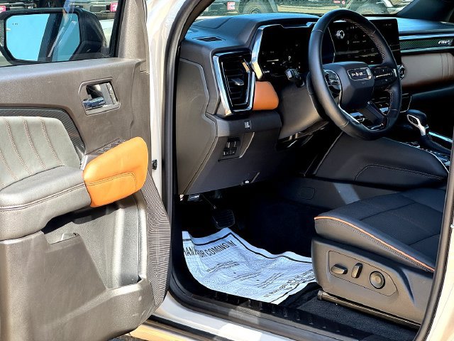 Used 2026 GMC Canyon AT4 w/ Nightfall Essentials Package AWD/4WD image 9