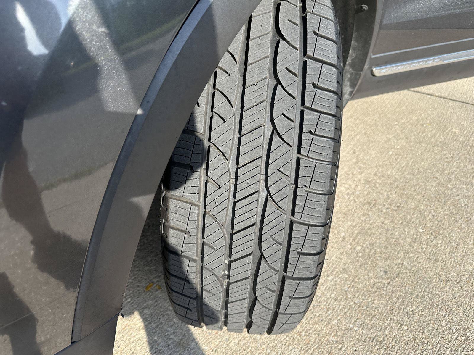 Certified 2018 Ford Explorer Limited FWD image 11
