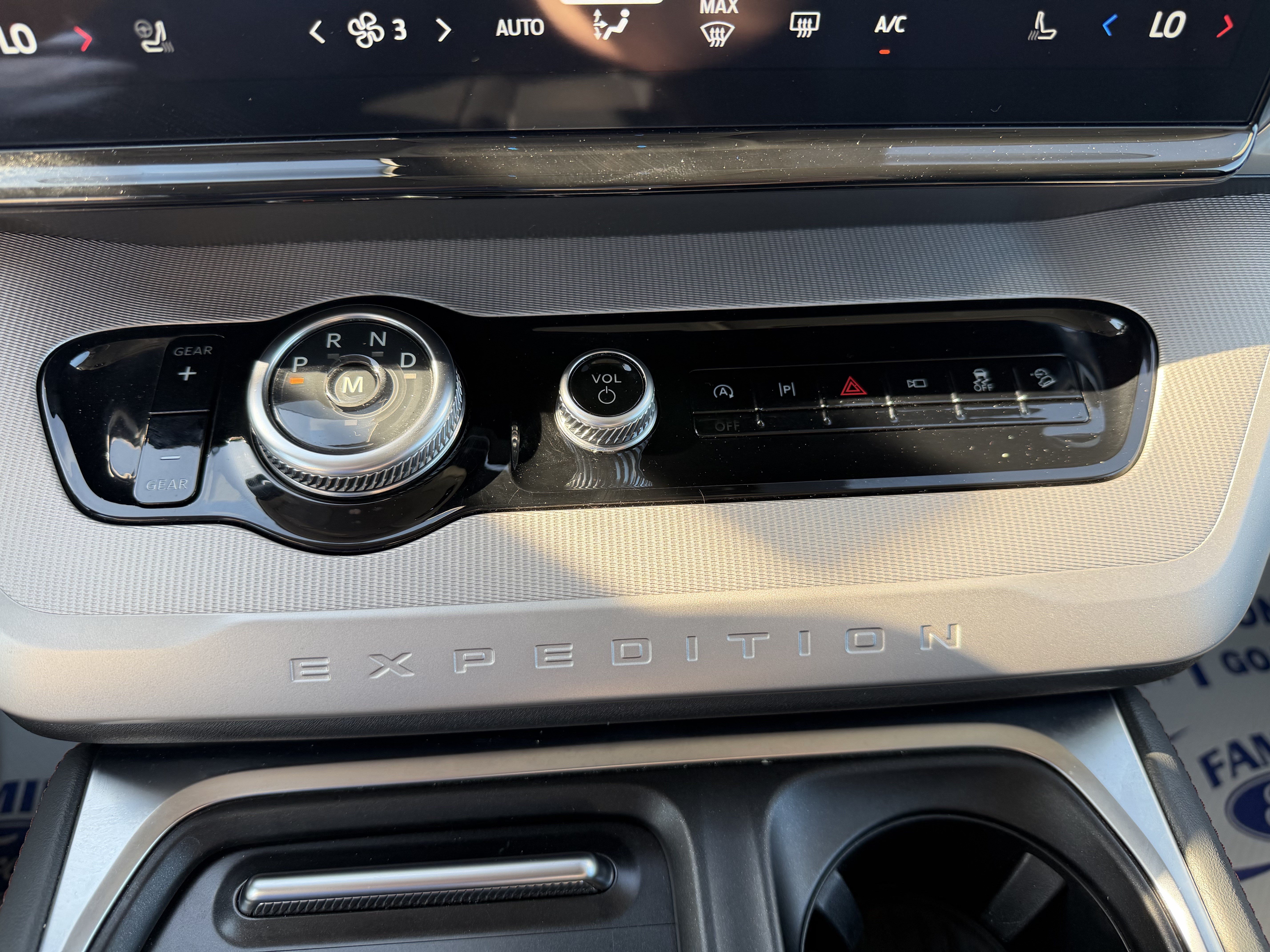 Certified 2025 Ford Expedition Active AWD/4WD image 17