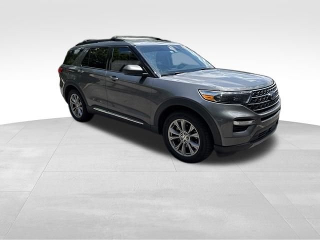 Certified 2021 Ford Explorer XLT w/ Equipment Group 202A RWD image 3
