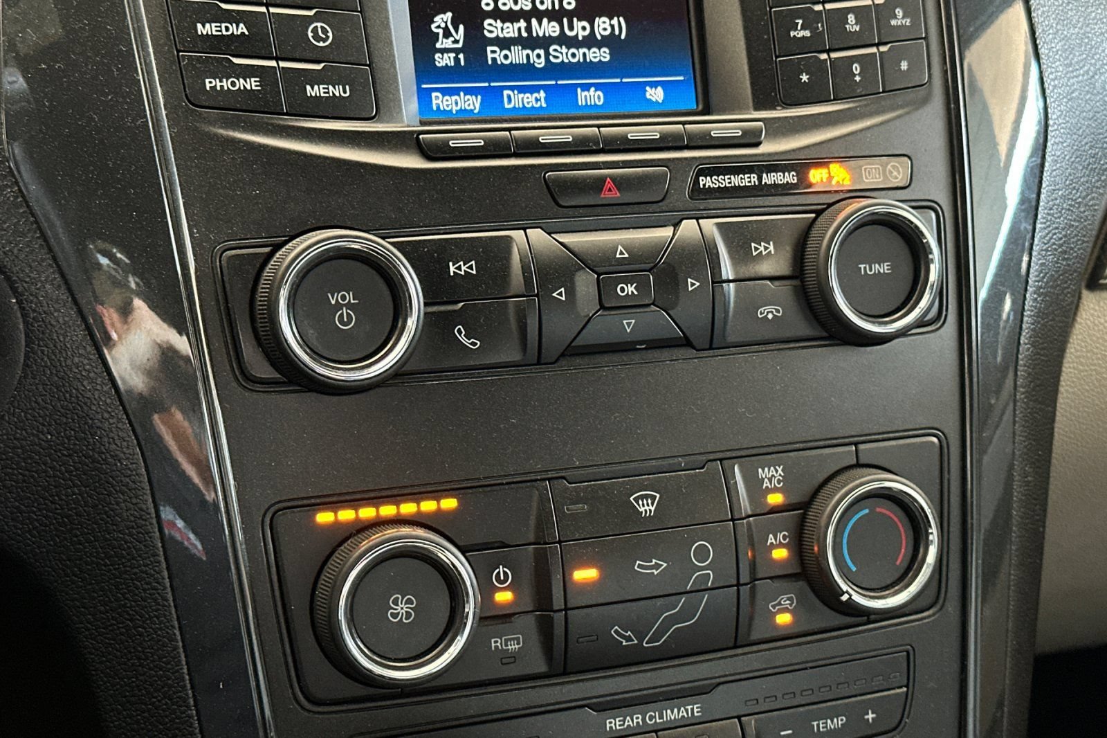 Certified 2018 Ford Explorer XLT FWD image 20