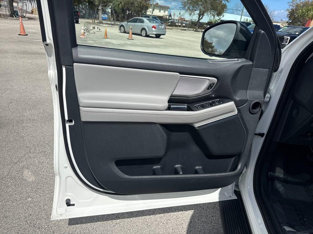 Certified 2025 Ford Expedition Max Active image 14