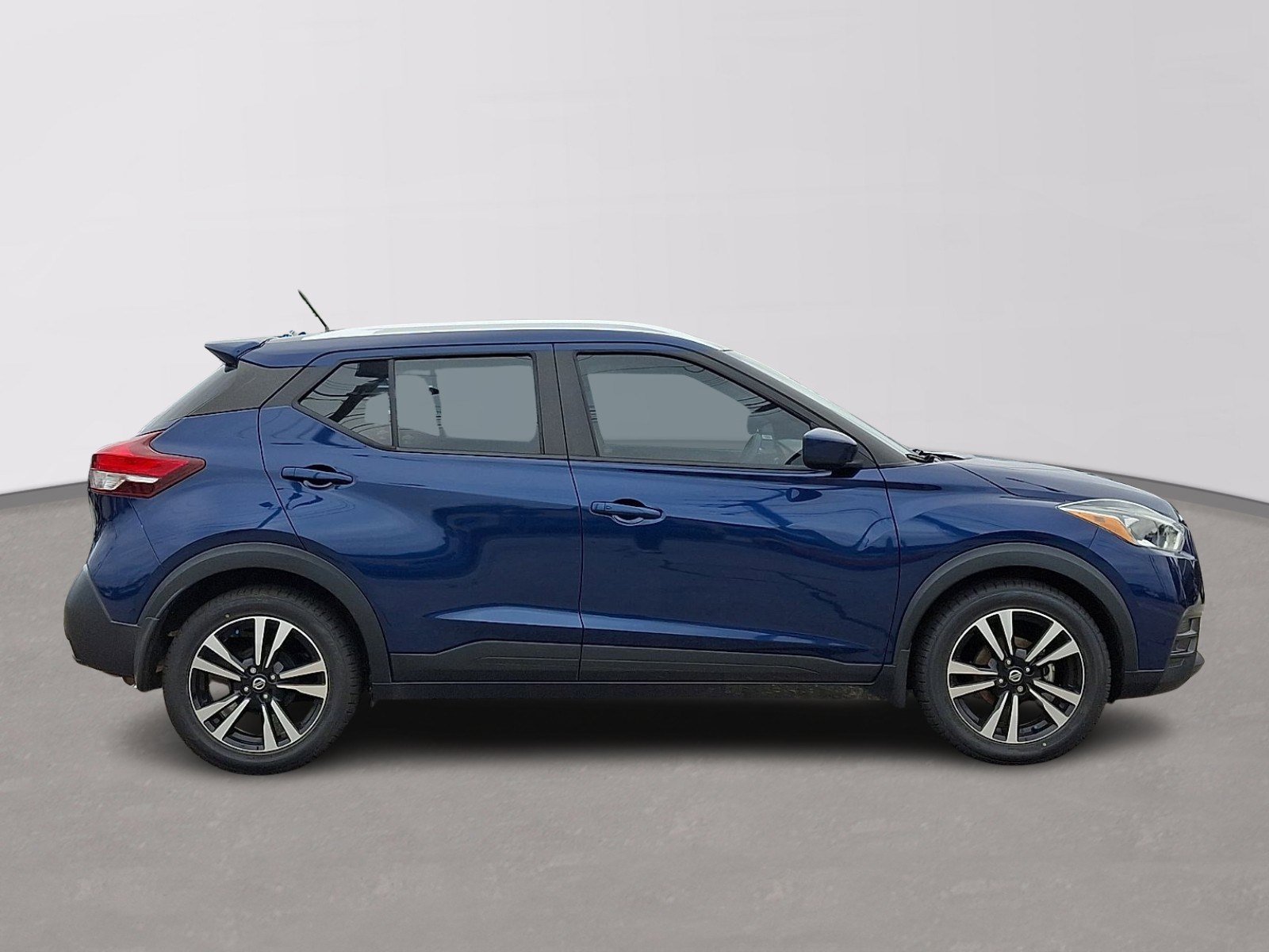 Used 2019 Nissan Kicks SV FWD image 7