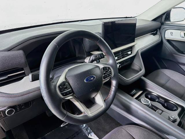 Certified 2025 Ford Explorer Active AWD/4WD image 9