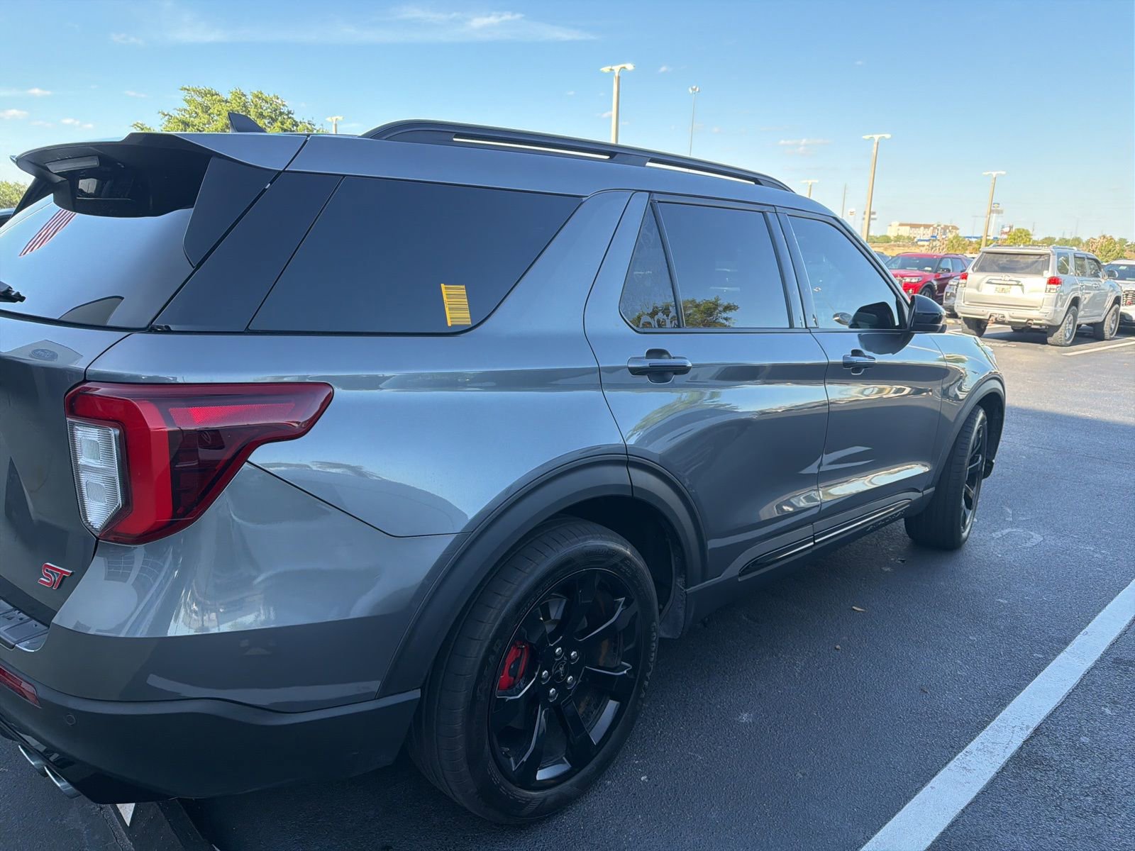 Certified 2022 Ford Explorer ST w/ ST Street Pack RWD image 2