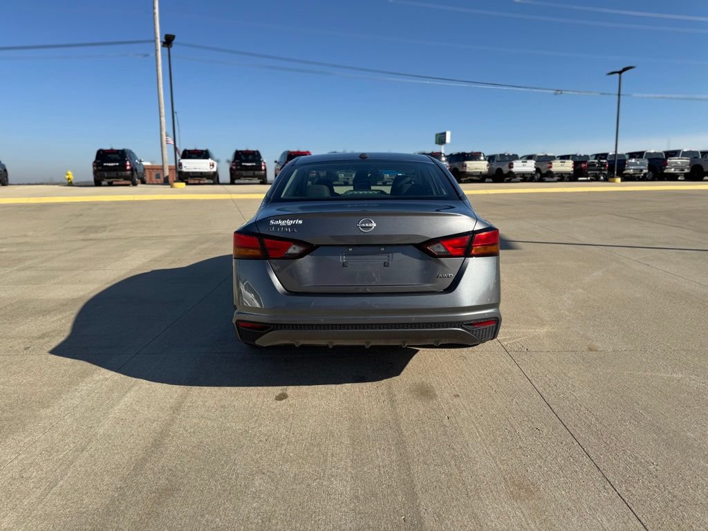 Used 2025 Nissan Altima 2.5 SV AWD/4WD image 6