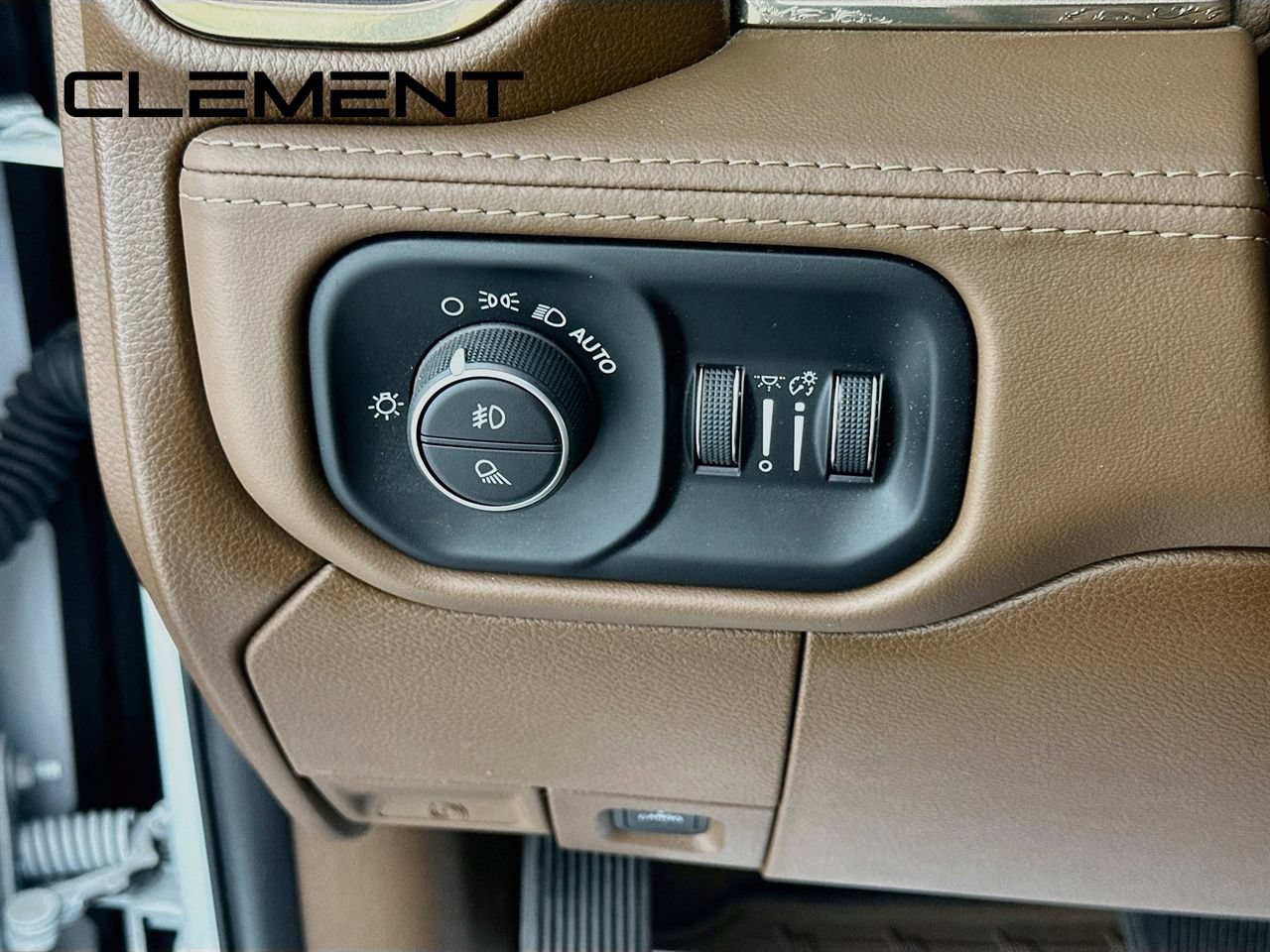 Used 2024 RAM 3500 Limited AWD/4WD image 14