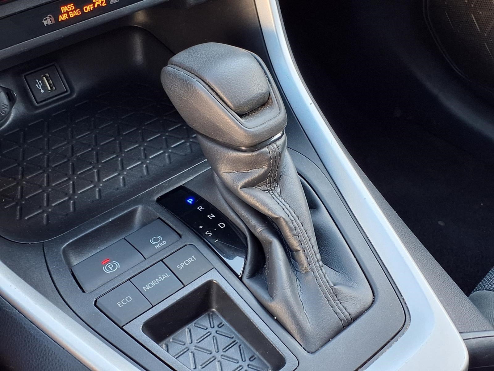 Used 2025 Toyota RAV4 LE FWD image 19