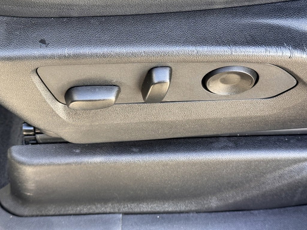 Used 2025 Chevrolet Suburban RST image 19