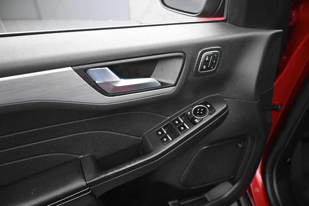 Certified 2023 Ford Escape SE w/ PHEV Premium Package FWD image 11
