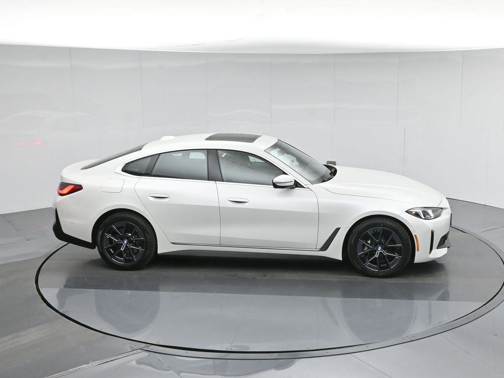 Used 2025 BMW i4 eDrive40 image 11